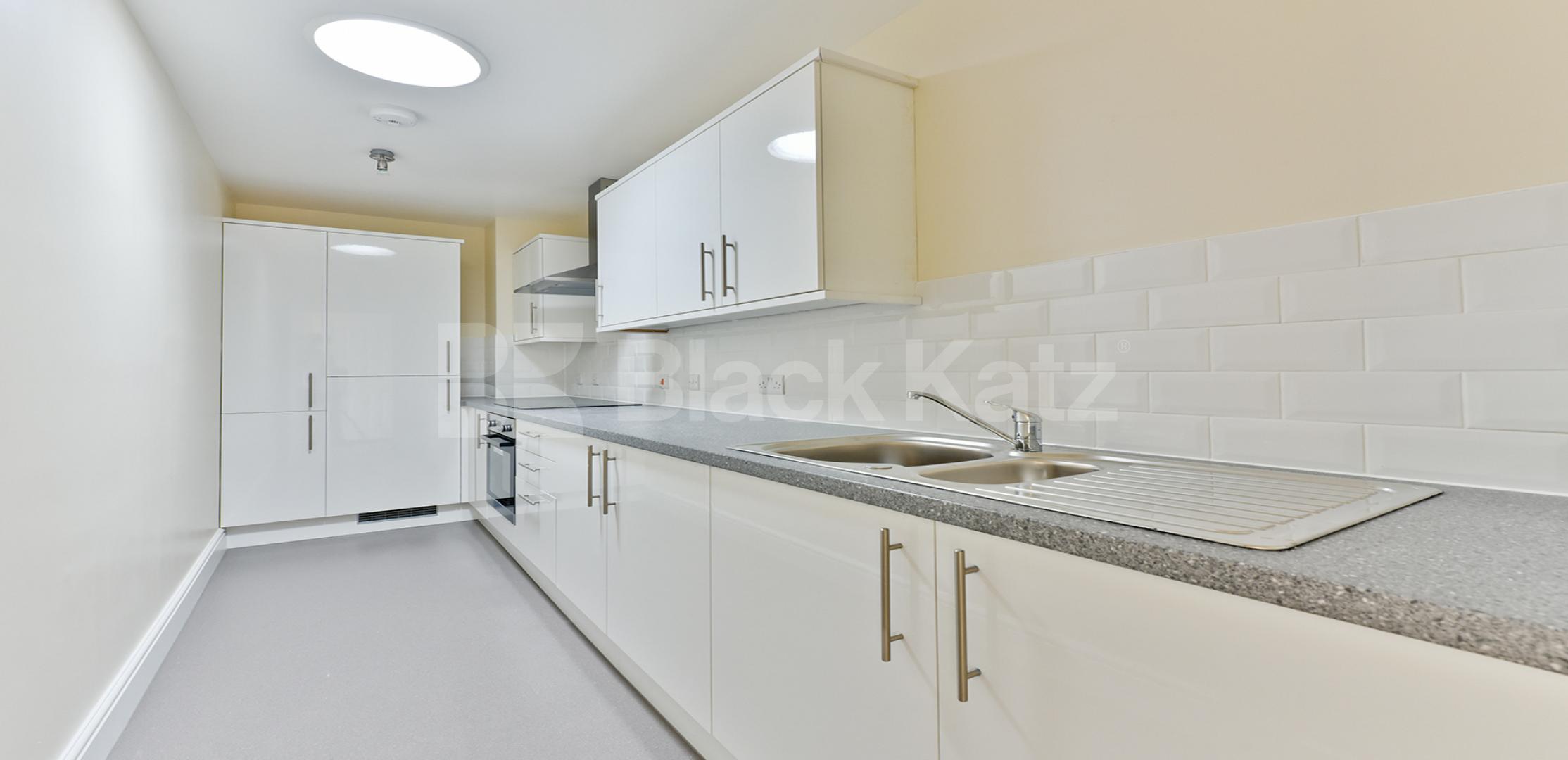 			UNDER OFFER , 3 Bedroom, 1 bath, 1 reception Apartment			 Metro Apartments. Lewisham High Street , Lewisham 